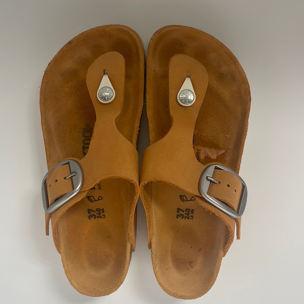 Like new Gizeh yellow Birkenstocks size 37